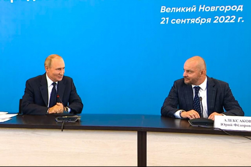 Руководитель технического центра Ростсельмаш рассказал Владимиру Путину о передовых технологиях компании